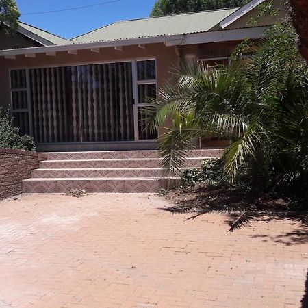 Beverly Corner Lodge Matatiele 外观 照片